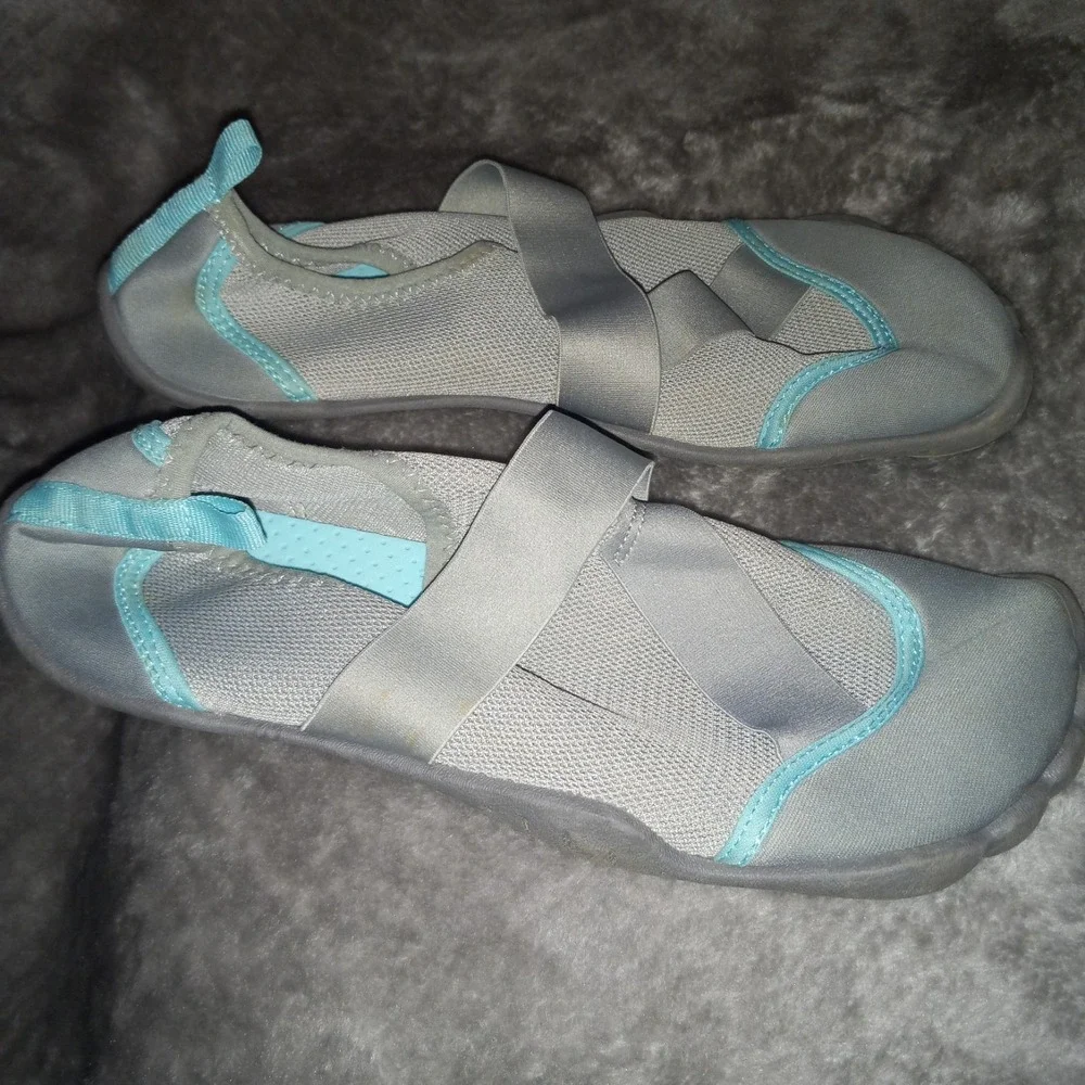 Athletic Works SILVER LIGHT BLUE swim pool beach water sports shoes women's 10